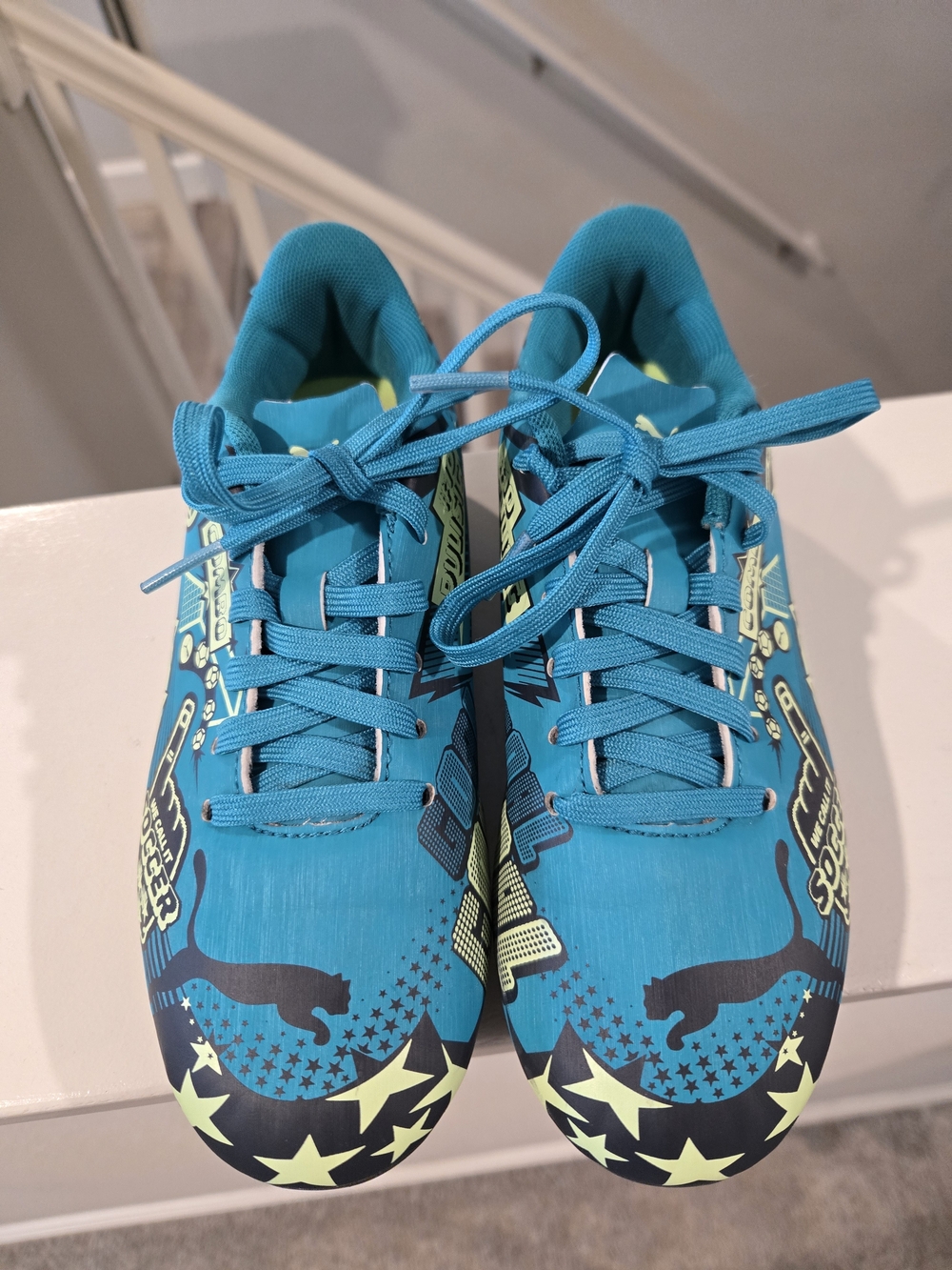 Kids Blue Soccer Cleats with Graphic Print Size 2 - Picture 3 of 4